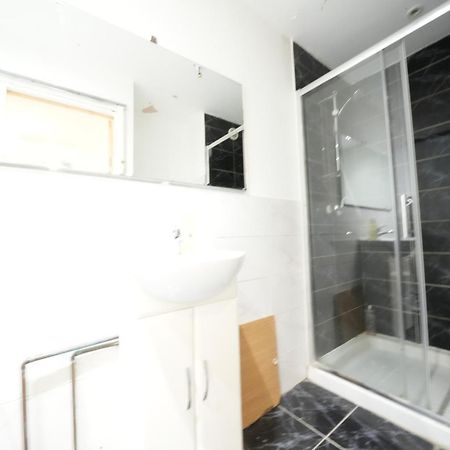 Airport Comfy Stay Harmondsworth Exterior foto