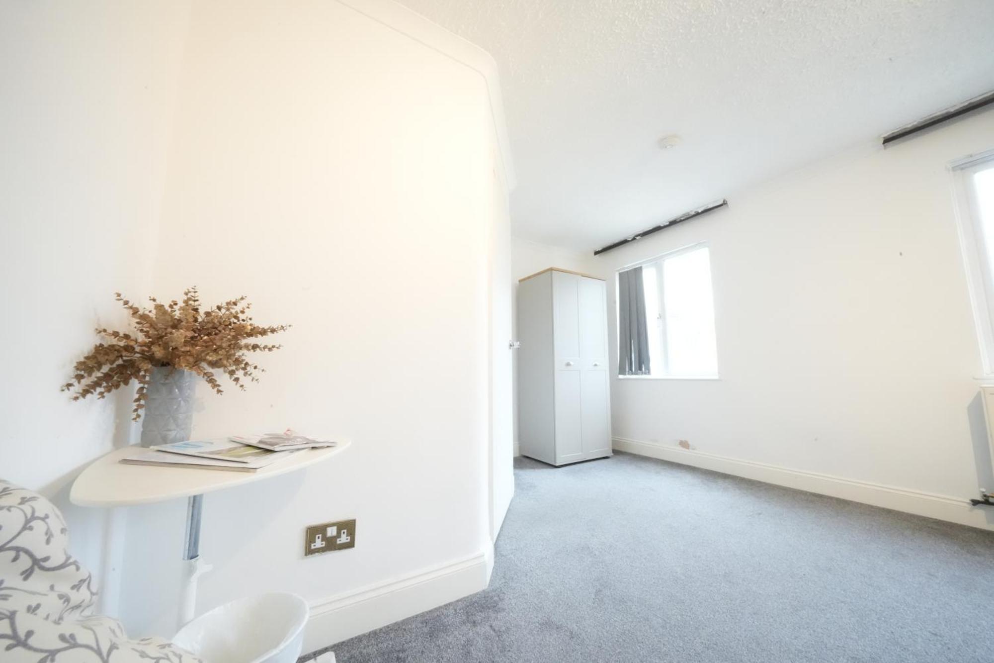 Airport Comfy Stay Harmondsworth Exterior foto